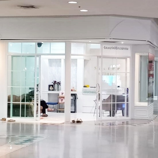 รับติดตั้งกระจกอลูมิเนียม กระจกศรีวิไล - รับติดตั้งประตูกระจกบานเลื่อนสำหรับร้านค้าในห้าง รับติดตั้งกระจกอลูมิเนียม กระจกศรีวิไล - รับติดตั้งประตูกระจกบานเลื่อนสำหรับร้านค้าในห้าง